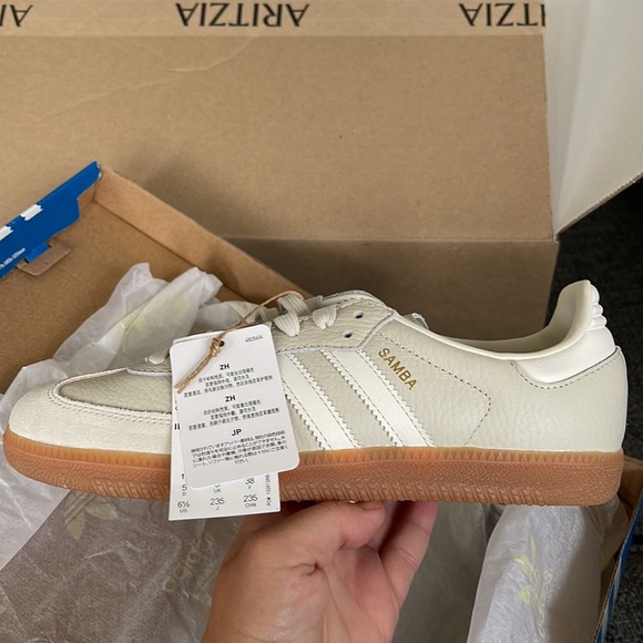 Adidas sambas - aluminum beige sizes 6, 6.5 - BNIB from Aritzia - Picture 5 of 7